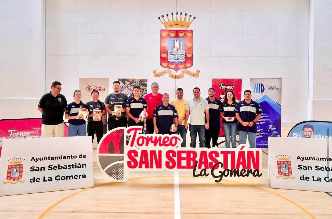 arbitrosfibt's tweet photo. 🏀 Del 9 al 18 de febrero una numerosa representación de los comités de árbitros de Tenerife, Gran Canaria y La Palma se desplazó hasta  La Gomera para la edición infantil masculina y femenina del torneo de La Gomera.

🙏🏽 Muchísimas gracias a la organización del torneo.

🤜🏻🤛🏻🏀🔝 https://t.co/hwq0woDVmg
