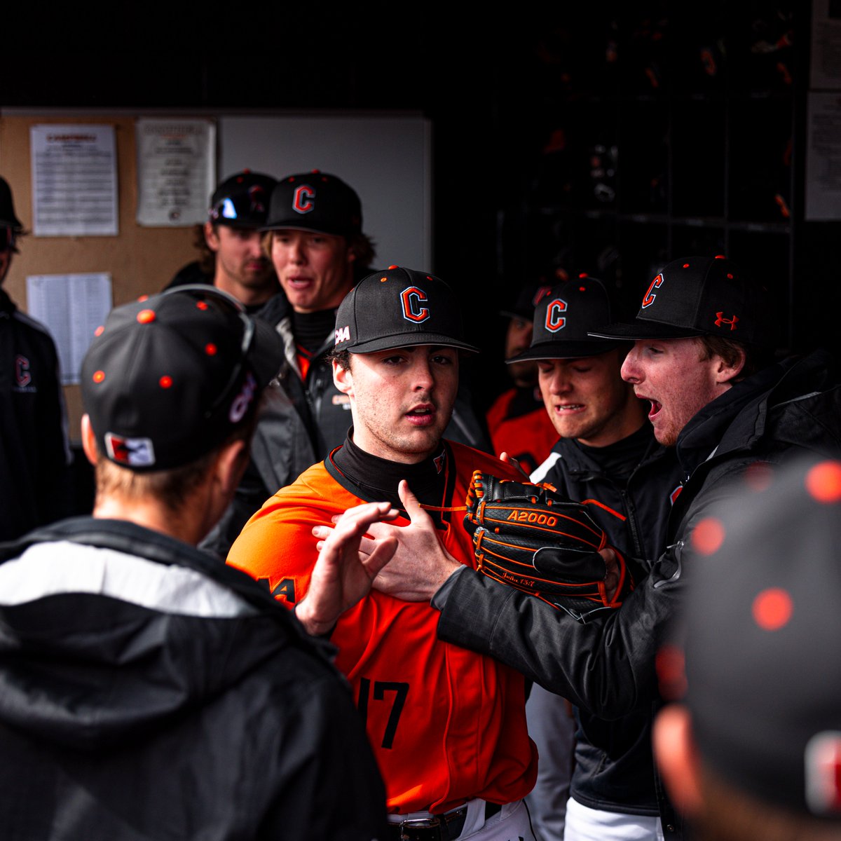 M6 | J-Rob gets us out of a bases load jam to maintain our 3-run lead heading to the seventh!

#RDH