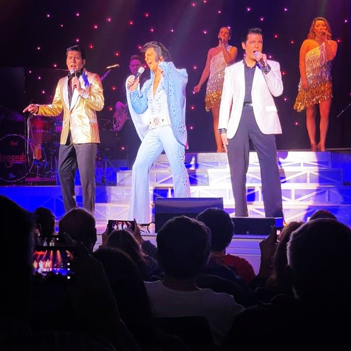 LEGENDS_MBSC's tweet image. “Three in the same show! Awesome!!!!!” - 📸: Sally Hardee 

Last day!! Don’t miss it! 🎶 @LegendsConcert @LEGENDS_MBSC 

#LegendsInConcert #BackInTheBuilding #LegendsInConcertMB #BITB