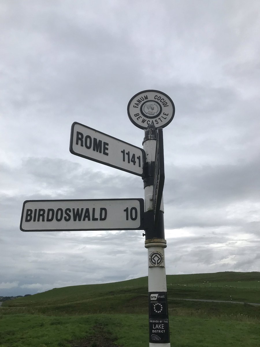 KatesfWriter's tweet photo. The stunning decorated cross at #Bewcastle with Anglo-Saxon inscription that mentions it is dedicated to Aelfrid, son of Oswy. Aelfrid was King of Northumbria AD 685-705. Educated in Ireland for the church, he became king when his brother, Ecgfrith, died.
#StandingStoneSunday https://t.co/lgqfDNaWJ0