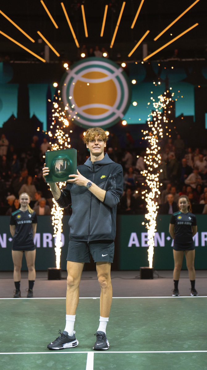 Thank you Rotterdam! I always enjoy my time here, a great week and amazing support. Another awesome battle @alexdeminaur 👊🏼 Forza 🦊✌️#12