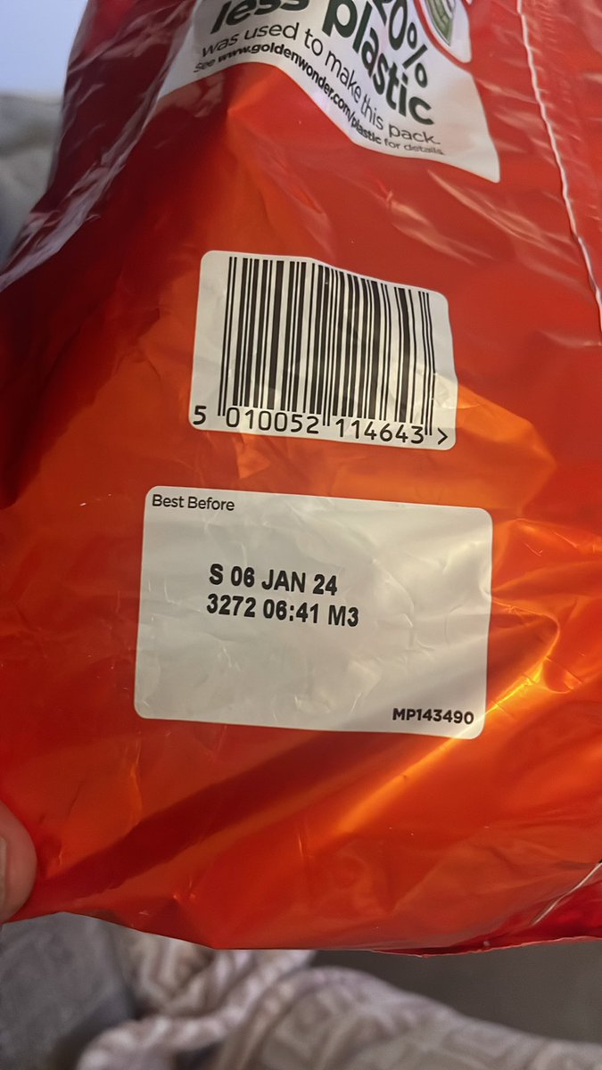 jst81jst's tweet photo. @TheRangeUK @GoldenWonderUK bought the golden wonder crisps 2 for £7 x 18 per pack and just seen that they are out of date ! Only bought them yesterday at range Huddersfield ! https://t.co/yq82S7ir60