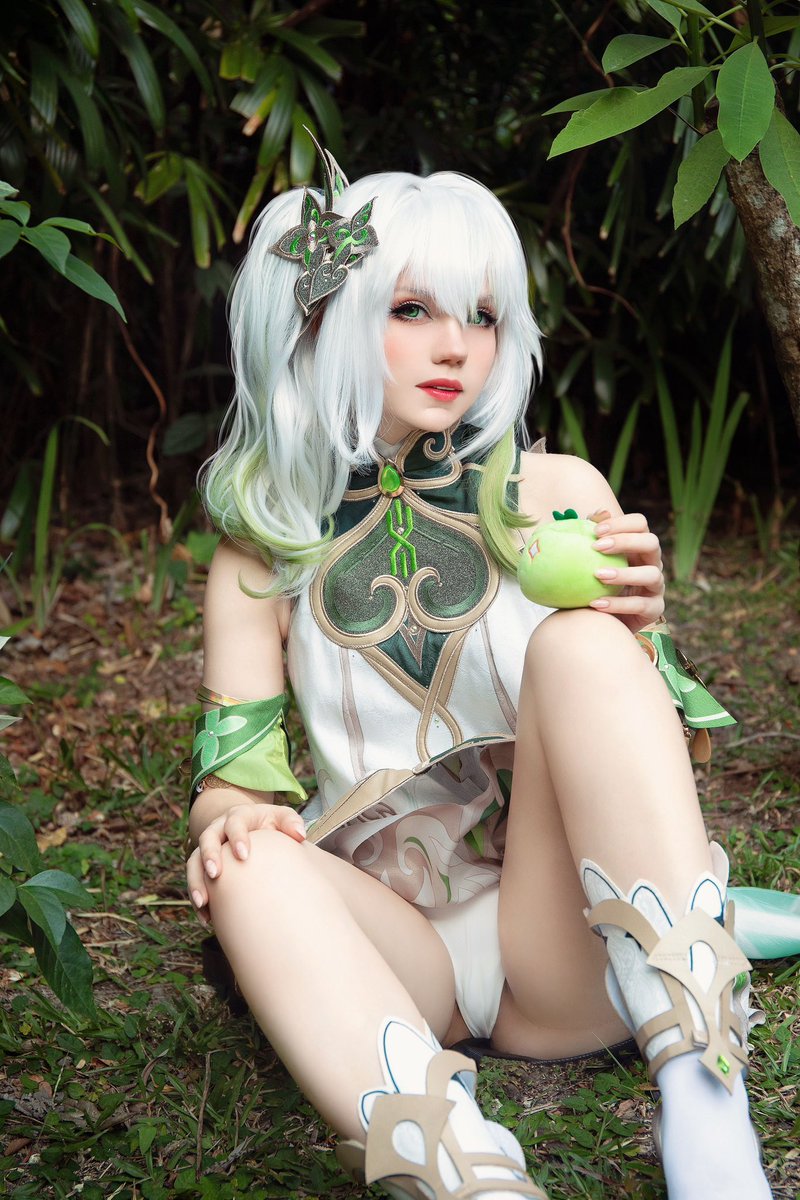 Time for another undressing game nya! This time for Nahida nya🔥100 🔁- and 1000 ❤️