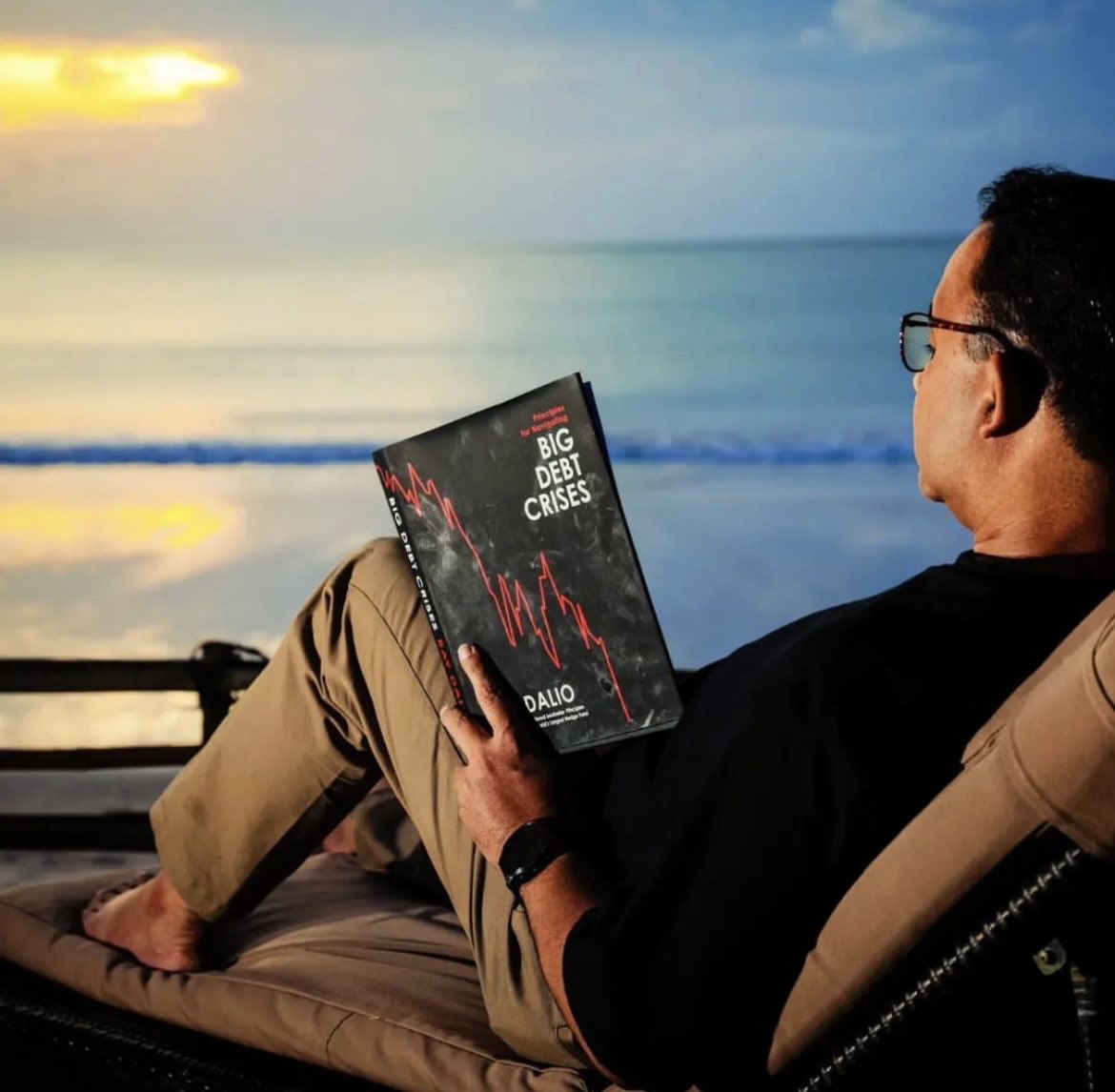 purplesky______'s tweet photo. Leader is reader, bah.. https://t.co/BArUCDGmOI