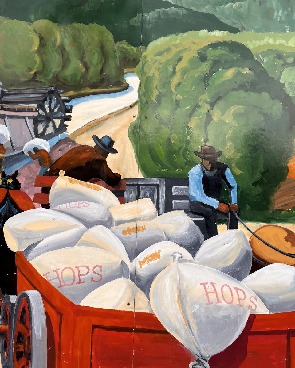 cityofkent's tweet photo. Scattered throughout downtown are murals painted by renowned Kent artist Danny Pierce. #KentArts
These murals show Kent’s history of agriculture and development before the industrialization of the valley. https://t.co/MGvKdcgr0v