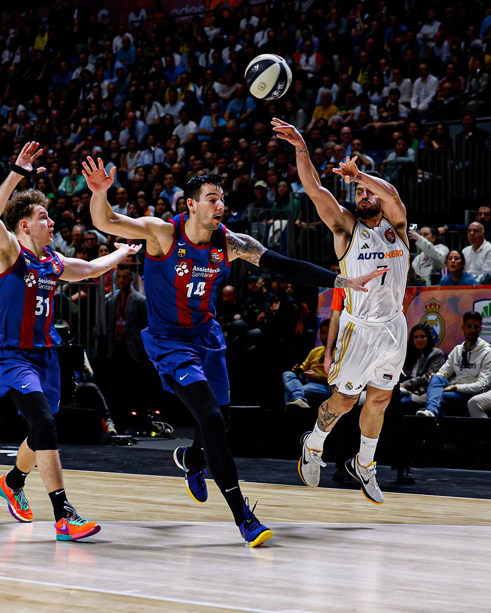 BasquetArg7's tweet photo. REAL MADRID CAMPEÓN DE LA COPA DEL REY 2024 🏆👑

Derrotó al Barcelona 96-85 en la final
 
Facu Campazzo fue el MVP de la competición🔥

📊🇦🇷
Campazzo:
18 pts
1 reb
6 asist
3 rec
En 32:20 min

Deck🐢:
13 pts
3 reb
1 asist
En 29 min

Laprovittola:
6 pts
2 reb
4 asist
En 24:25 min https://t.co/t5t6zl8j4v