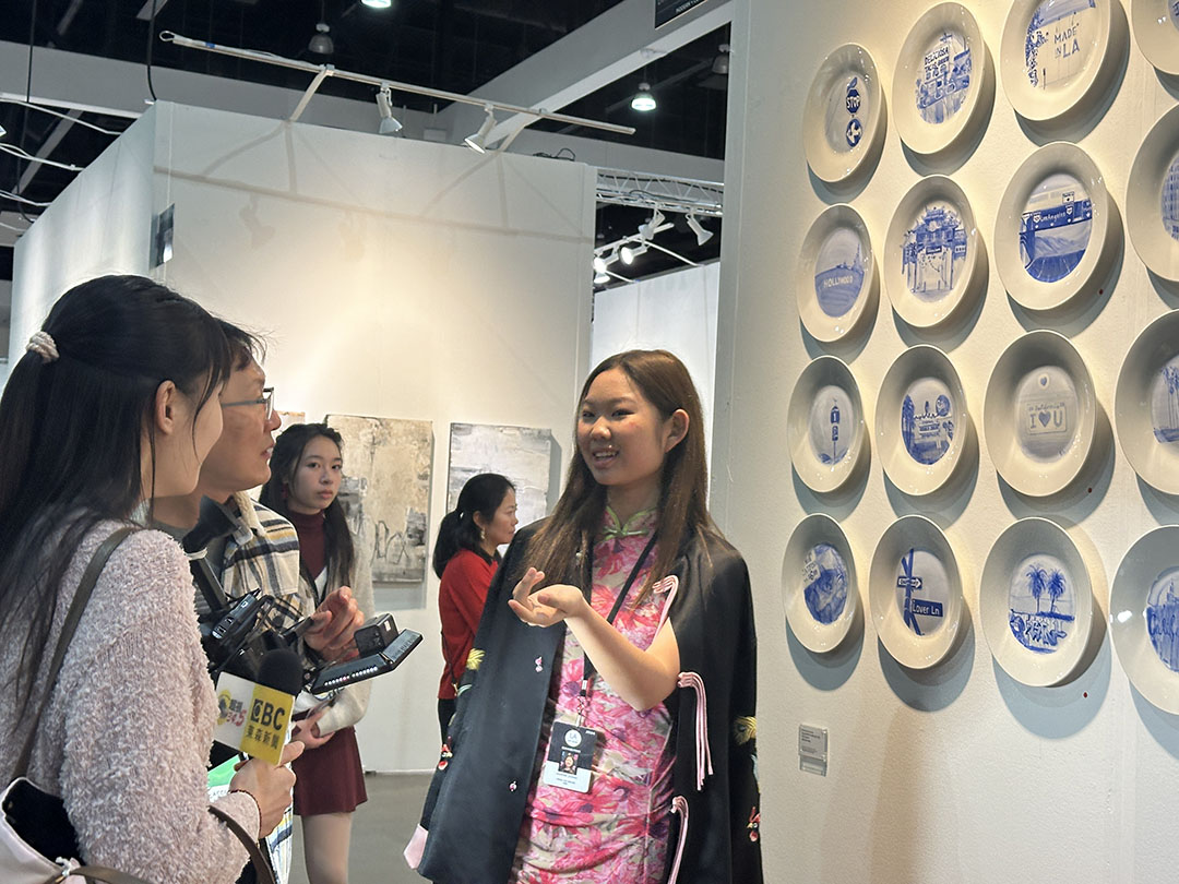 Special moment at #LAartShow! Lucy Hale visited Hello Art World (Booth 616) on Feb 14, celebrating young artists' work supporting the American Heart Association & art education. 🎨💖 Don't miss their unique art pieces at this innovative booth!