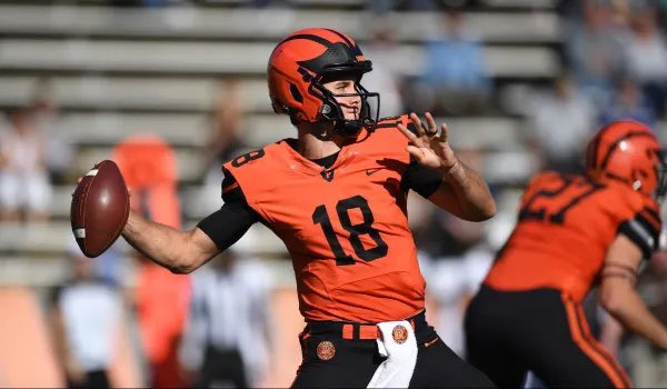 After a great conversation with @CoachRosenbaum and @CoachSibel I’m blessed to receive an offer from @PrincetonFTBL @Jordanlynch06 @CaravanFootball @RivalsPapiClint @AllenTrieu @EDGYTIM @ChadSimmons_ @CraigHaubert @BOOMfootball @LemmingReport @TomLoy247