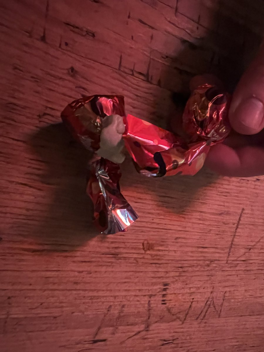 WhereTheresJack's tweet photo. @MaltesersUK I’ve just bought a sealed box of Maltesers Truffles from my local Co-Op, to break the seal on the box and find a piece of used Chewing Gum???? https://t.co/sQwHJVENUR