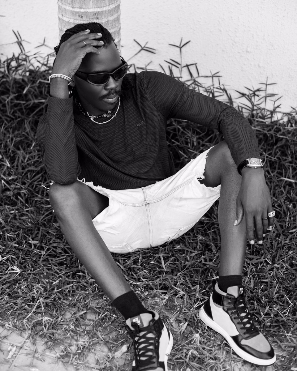 oldierasheed's tweet photo. U N MI feat. @AiseMaryah  out now! 

https://t.co/sOZsOuP5YS https://t.co/6bLkxzTJFA