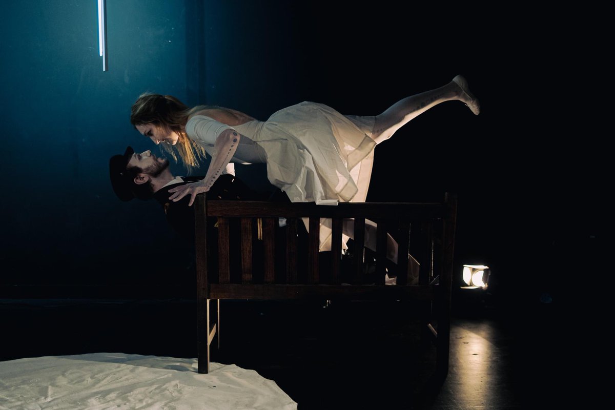 🦢 Paper Swans 🦢 A one act absurdist play set in a closed park at night. A security guard finds a young woman in a ballet dress sitting on a bench making paper swans. Will he discover the meaning behind her actions? 📆 Fri 23 Feb 2024, 7:30pm 🎟️ bit.ly/3SdJWuH