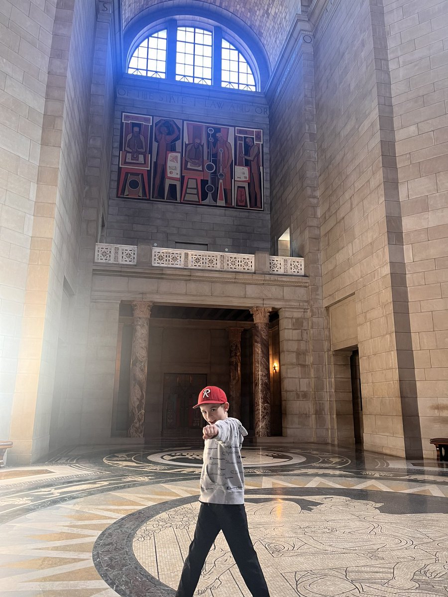 Coach_Taylor45's tweet photo. Little man has been wanting to tour the capital for a very long time! Today we knocked it out! What a day with Boogs! 

#Lincoln 
#CoachBoogs https://t.co/ynA2ydUF58