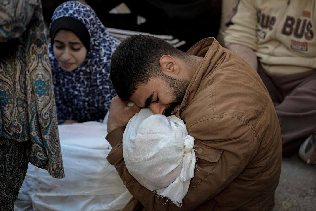 MarcianoBrito13's tweet photo. @ThiagoResiste Pais e mães despediram-se dos seus filhos que foram mortos pelos ataques aéreos israelitas em Gaza 18.02.24

LULA TEM RAZÃO
LULA TEM RAZÃO
LULA TEM RAZÃO
LULA TEM RAZÃO
LULA TEM RAZÃO
LULA TEM RAZÃO
LULA TEM RAZÃO
LULA TEM RAZÃO https://t.co/R0FNcVimTk