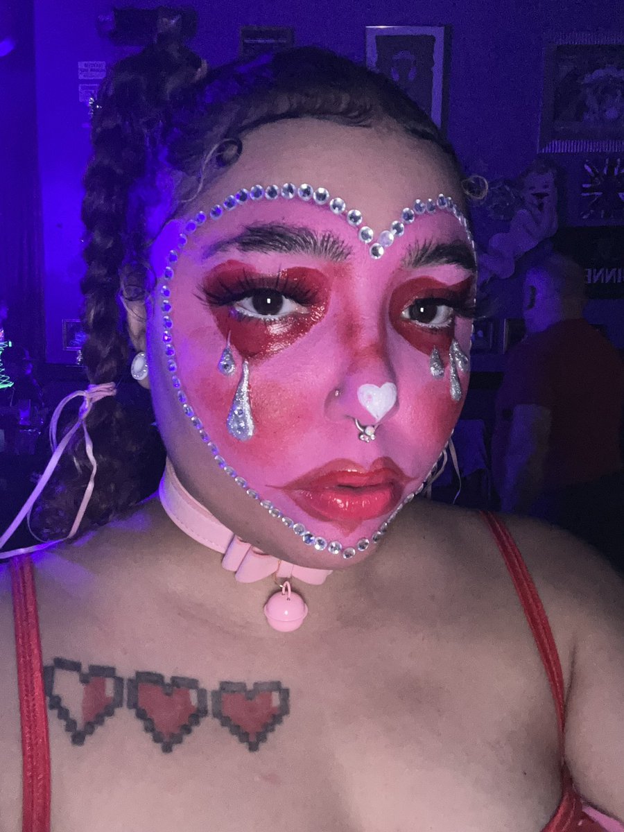 HeavenOnLola's tweet photo. 💖all my face is a canvas and i am an artist💖 happy v-day yall 🥰 https://t.co/TbSKKwDT6A