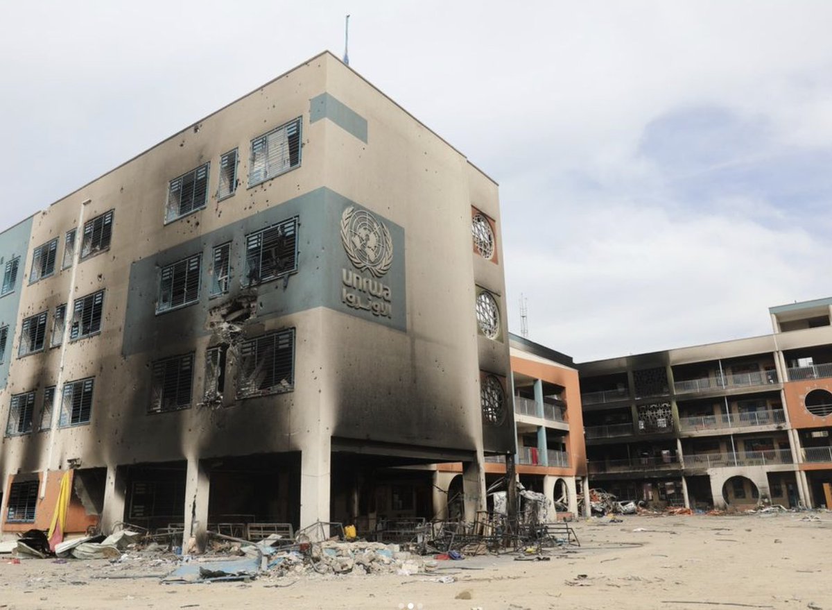 Las escuelas nunca deberían ser un objetivo. Desafortunadamente, en #Gaza, a menudo se han convertido en eso.