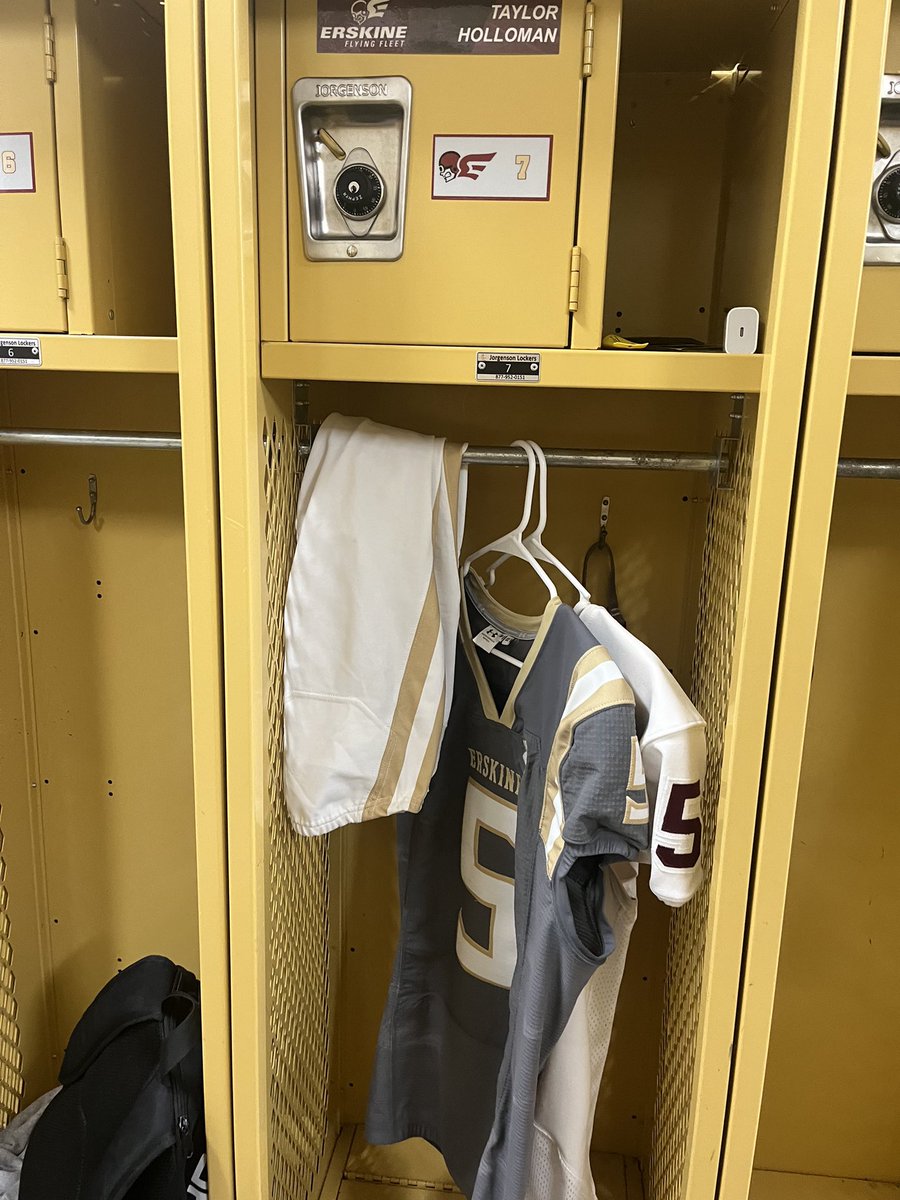 taylorholloman5's tweet photo. Had a great time at Erskine College yesterday, Thanks to @CoachCasterlin and @dre_green83 for having me ‼️ #goflyingfleet https://t.co/SA1HZT6i9K