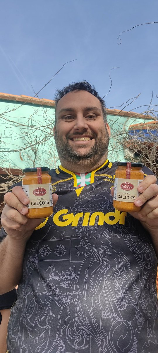 albertllueca's tweet photo. Fer de calçotada al País Valencià i trobar @ConservesFerrer al Mercat i tindre la necessitat de comprar-ho... Estic com si hagues encerrar la cançò de la @neusssi i @enpeyu i @sempresaludava cridaren que les conserves van CAP a Sagunt!!!! #elbunquer https://t.co/s4EJOmrqbC