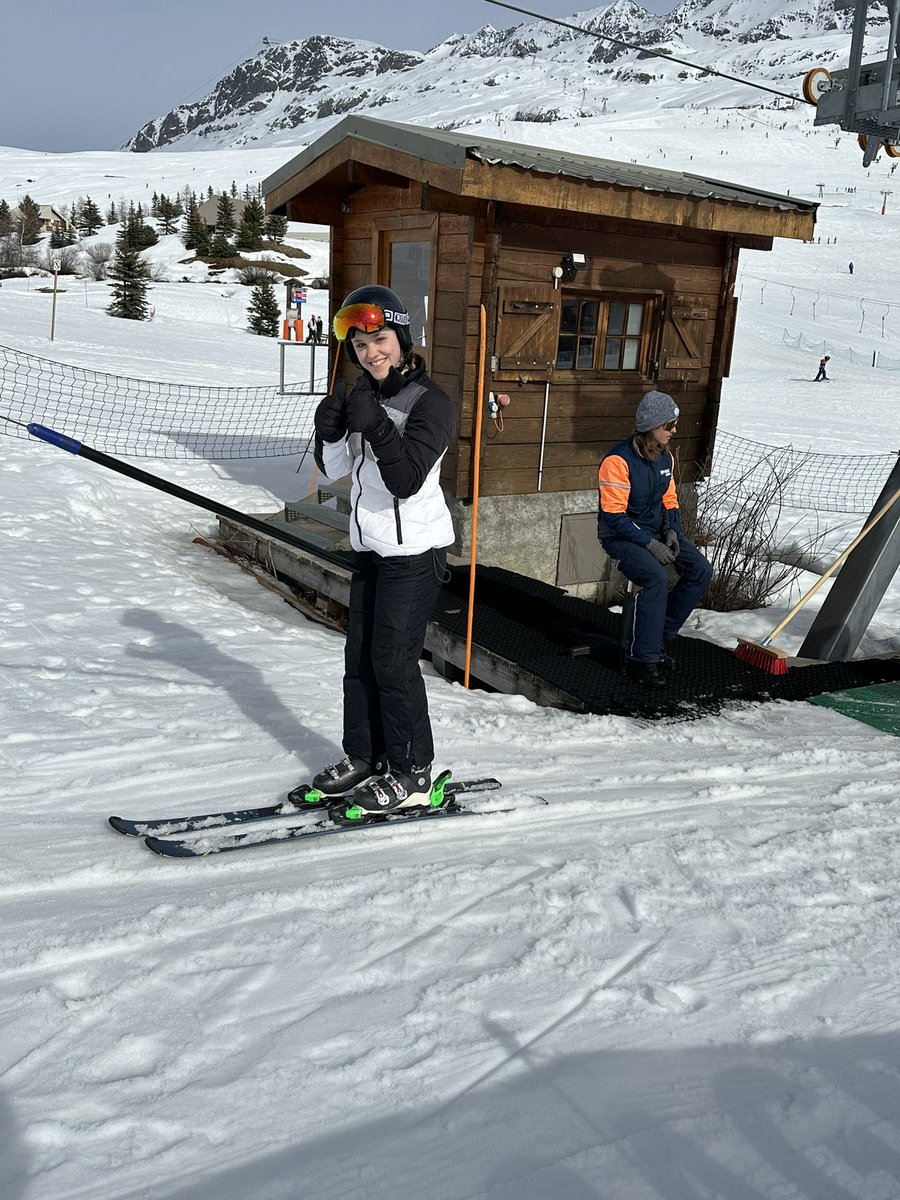 SandSkiTrip tweet media