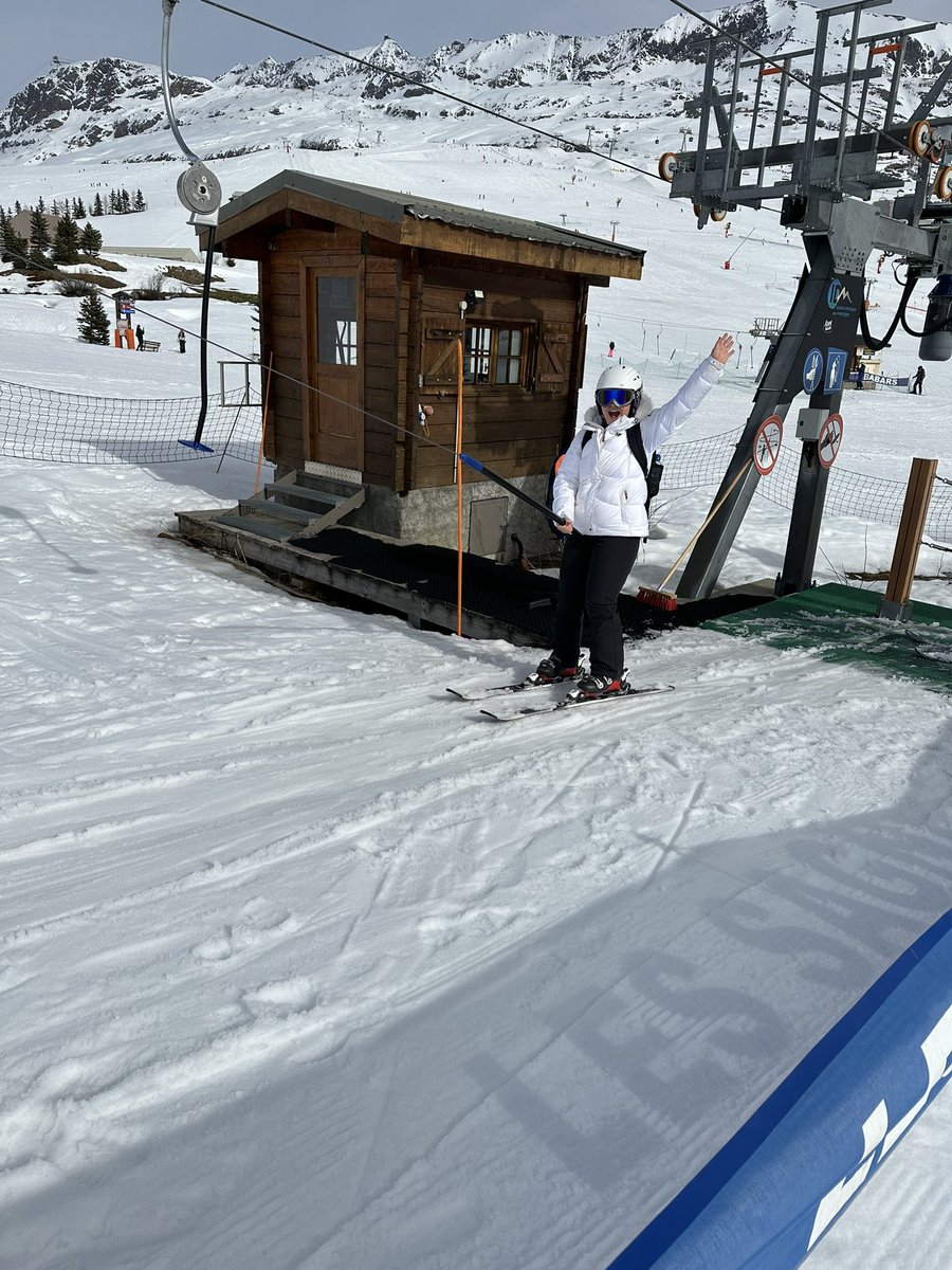 SandSkiTrip tweet media