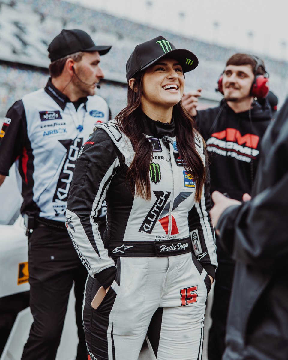 NASCAROReillyAP's tweet image. A new year and a new series for @HailieDeegan.