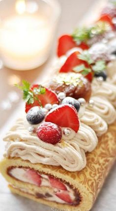 blueskyx2008's tweet photo. @Alwayss_Sweet #Ñamñam 👌😋, muchas gracias peshosha, se ve muy deli ese postresuki 😋😋, que así sea este domingo #palos2 😉😊, te envío mis mejores vibras y muchas bendiciones ❤️🍈 #chochi 🤗😘🌹
#SweetSunday 🍰🍓😋 https://t.co/DnfwUxotts