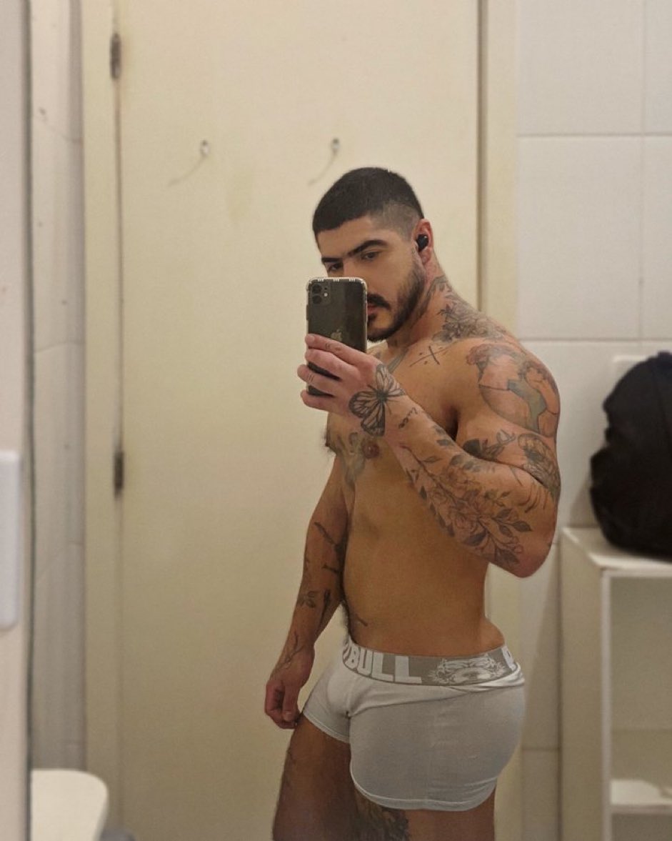 Underwear too tight @srcorreia_