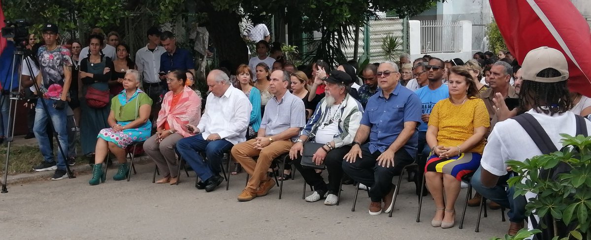 CubaEsCultura's tweet photo. Imágenes del Acto Nacional por el #DíaDelInstructorArte realizado en una barriada del municipio #Playa, en #LaHabanaDeTodos.

#CubaEsCultura #YoSoyInstructorDeArte https://t.co/vUr9luuuy9