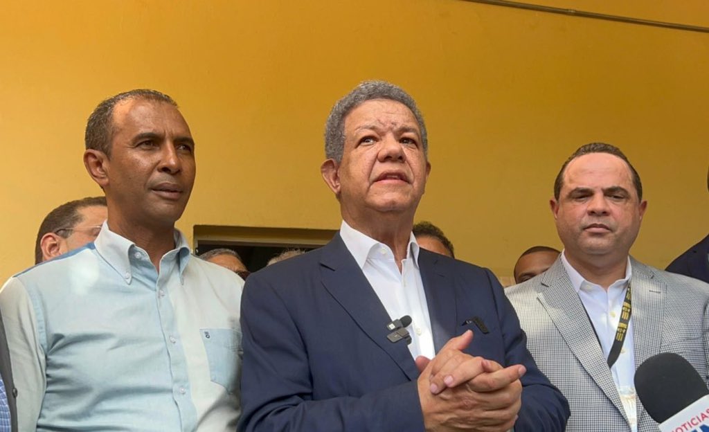 Con el presidente Danilo Medina y el presidente Leonel Fernández, respiramos el aire del éxito.