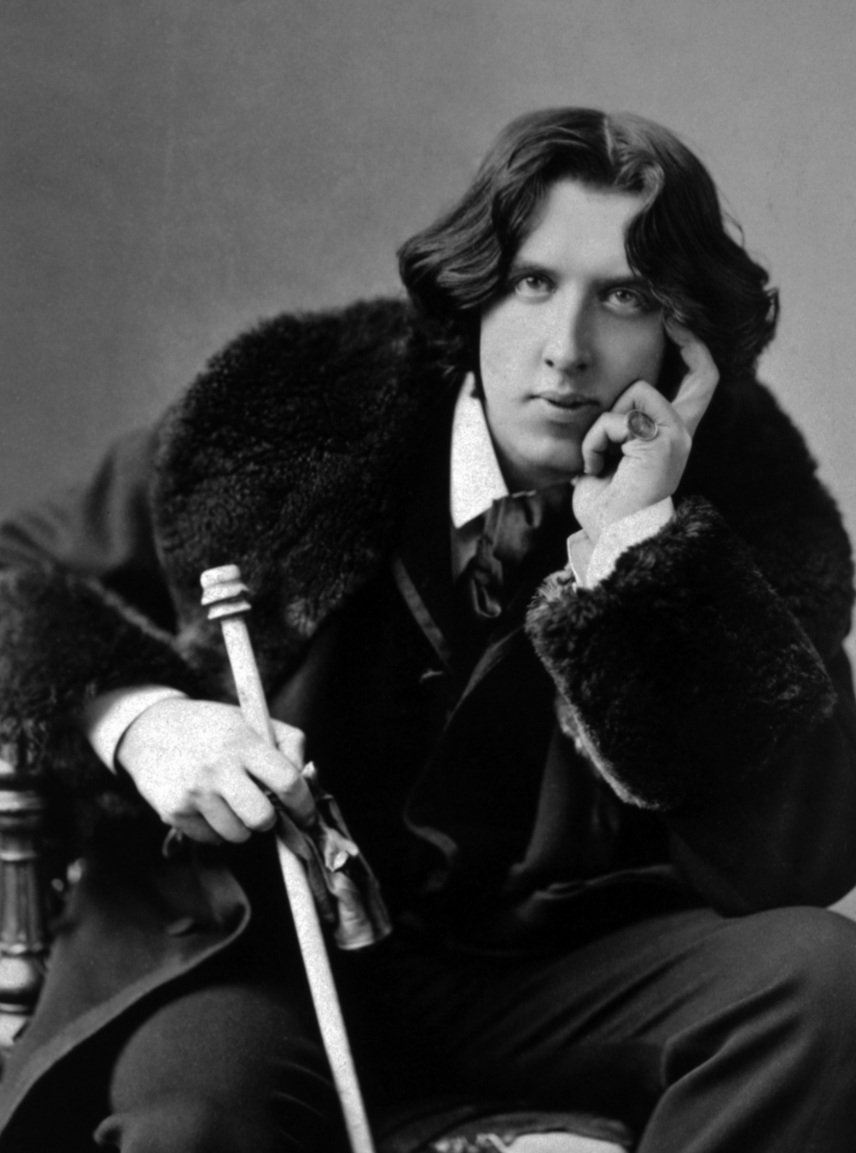 Liter654's tweet photo. "No se ama a alguien por su apariencia, su ropa o su carro elegante, sino porque canta una canción que solamente tú puedes escuchar".

-Oscar Wilde https://t.co/qCPWjNHCsG