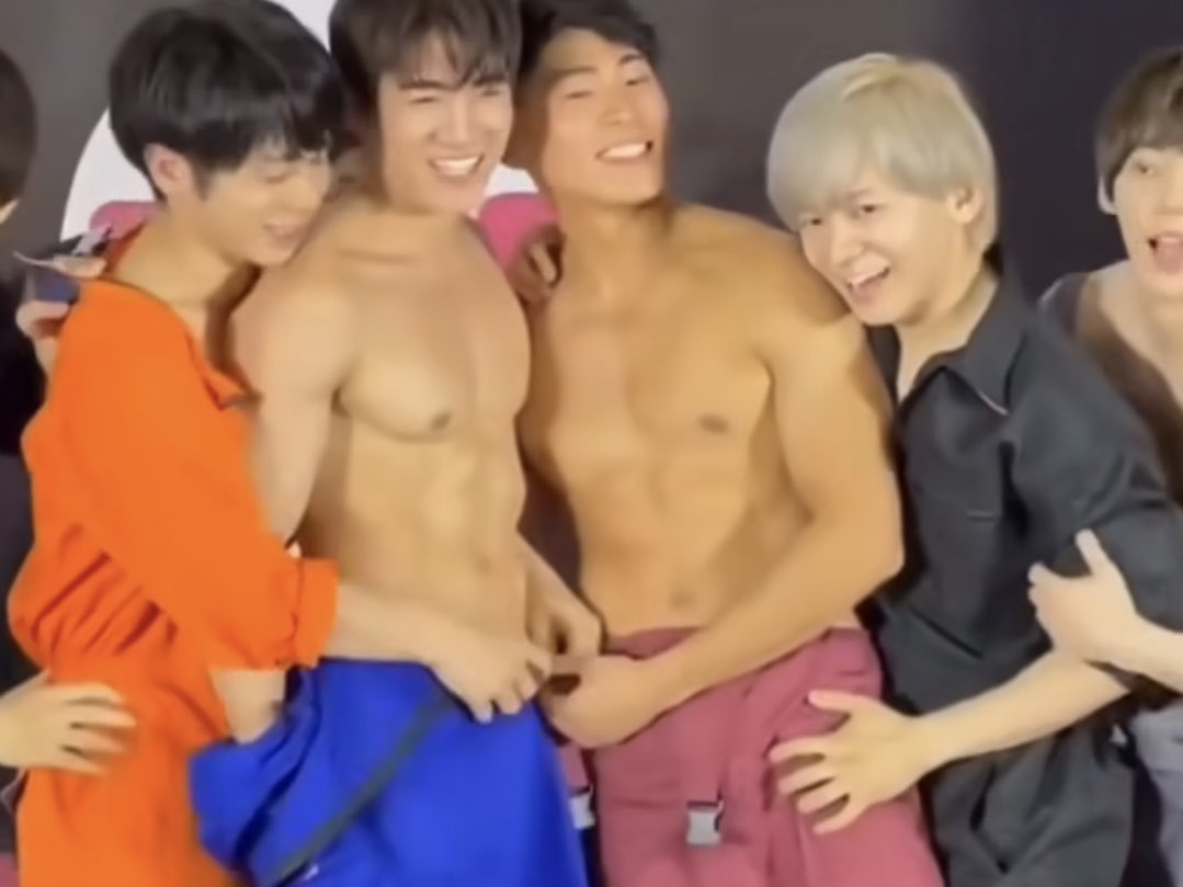 roxifoxi6's tweet photo. 很喜歡🥵🥵🥵 https://t.co/3wc1Wh1LQ9