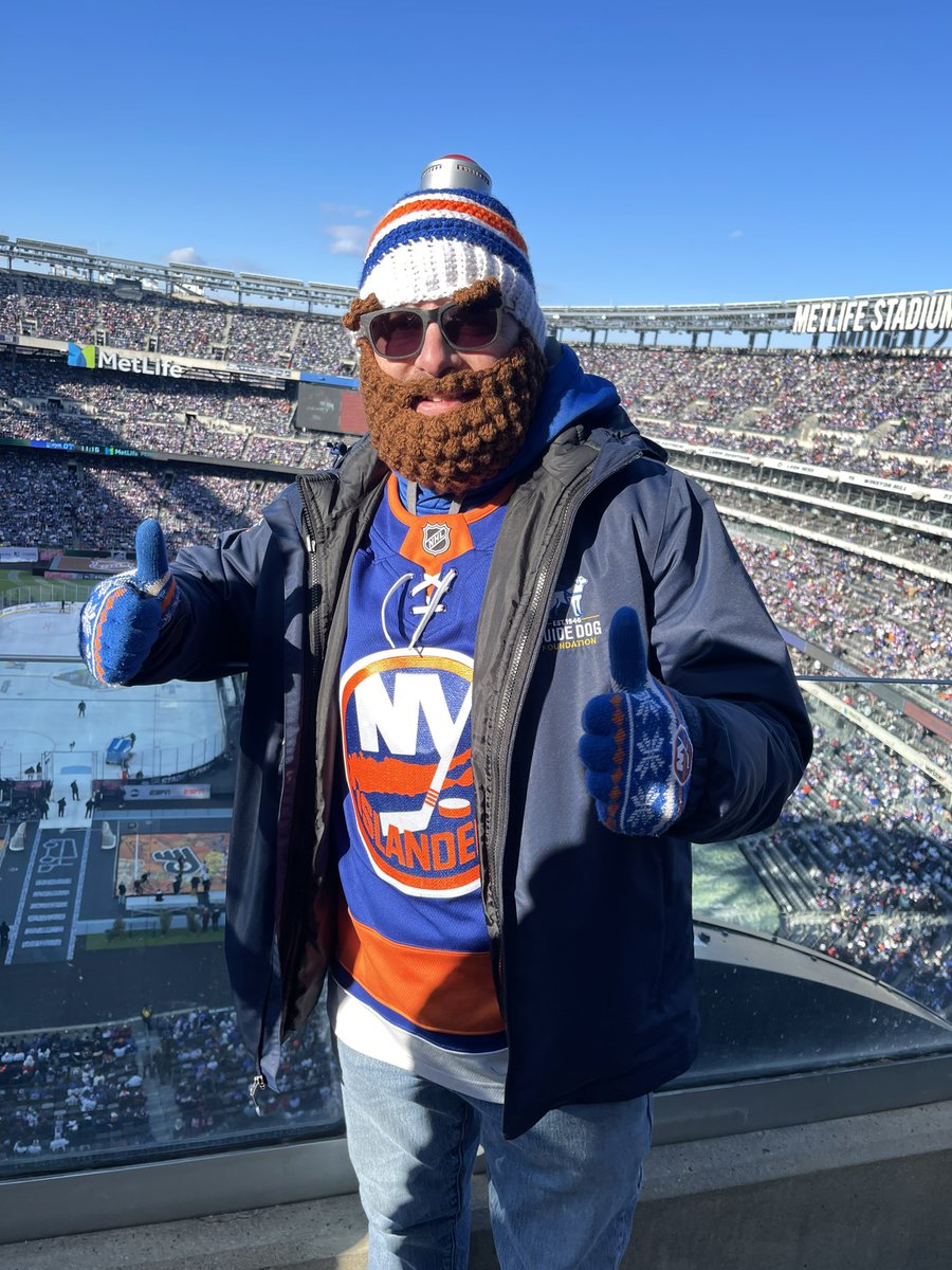So excited to be at @MetLifeStadium for the #StadiumSeries! Let’s go @NYIslanders! Nyles represented by @mnrosen and my crochet hook