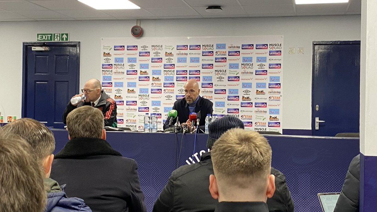 Post match i Luton. Pressekonferanse med #baldisbest og så treff med gamle #mufc-spelar Tahith Chong og Luton-kaptein Tom Lockyer😁 kunne hatt auene åpne, men fotografen Lars fulgte ikkje med.