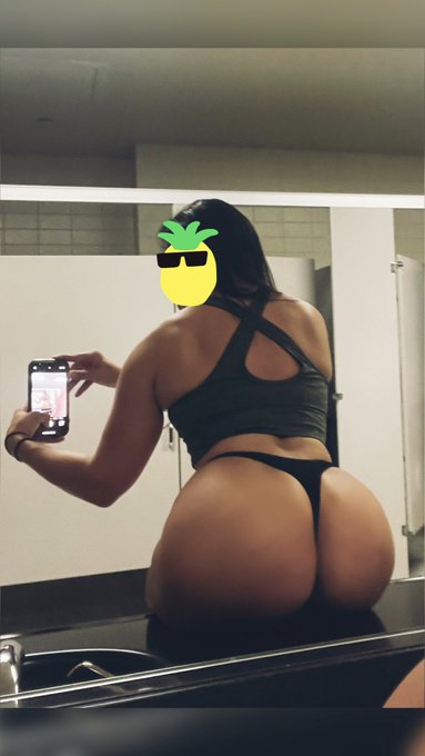 Just finished an intense #Glue work out at the #Gym what should I eat for? #Lunch? Wrong answers only<a href="/tag/glue"class="tags">#Glue</a><a href="/tag/gym"class="tags"><span>#gym</span></a><a href="/tag/lunch"class="tags"><span>#lunch</span></a>