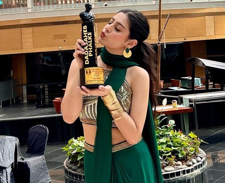 <a href="/_IshaMalviya_/">TEAM ISHA MALVIYA FC</a> You're undeniably the best actress and did justice to the complex and challenging role of a female negative character  Jasmine.
jassu will forever hold a special place in our hearts 🥺🧿💕
Congrats again 💕 and sending you lots of pyaarrr

#IshaMalviya #IshaHolics