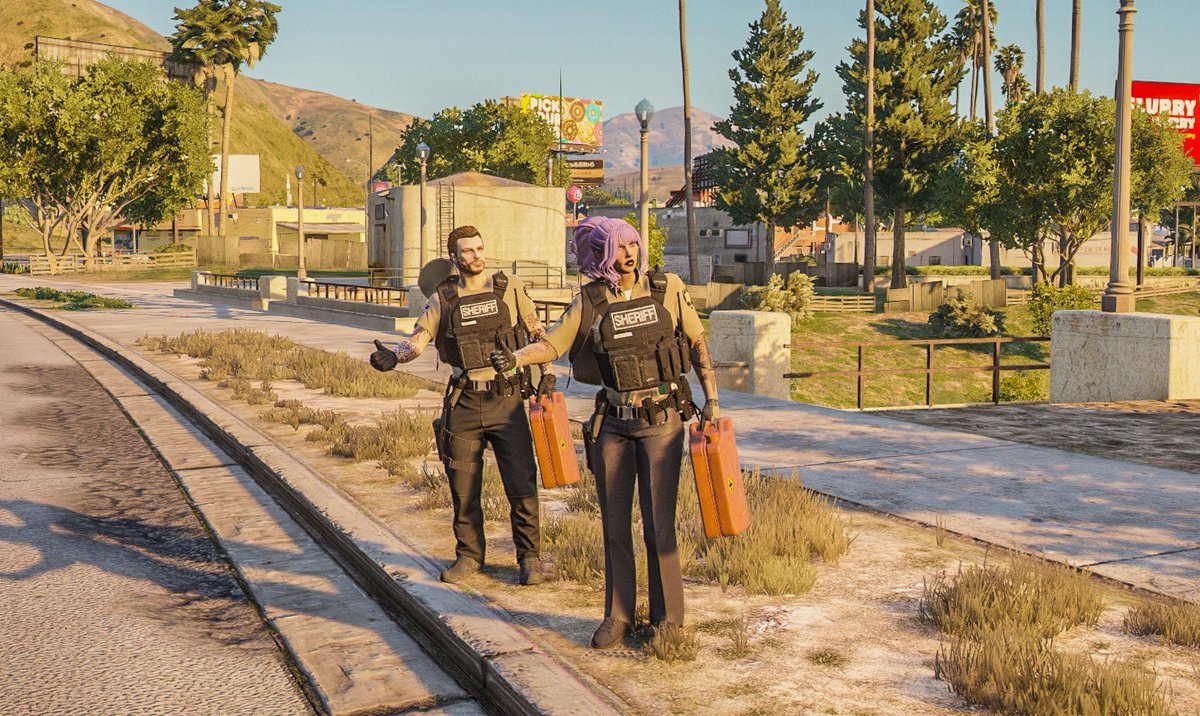 LegendsRPFiveM's tweet photo. Hitchhikers 
[#LegendsRP, #LegendsRPFiveM] https://t.co/DMz0Cu7poW