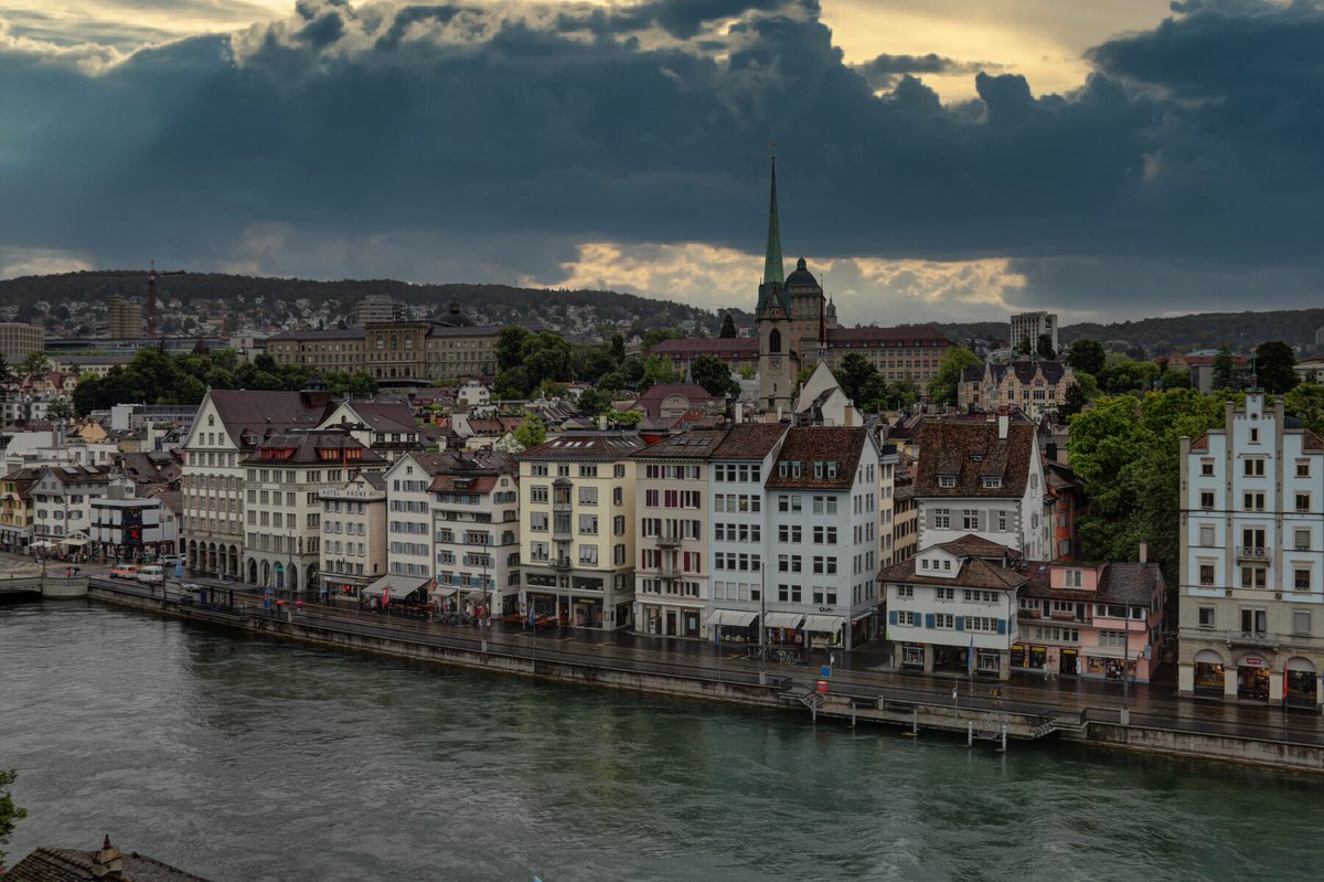 m_kae's tweet photo. Zürich bei Regen: 7 Orte für schlechtes Wetter https://t.co/iJLaxSaX0Z via @pantitlan75 https://t.co/ikKeHhJzdn