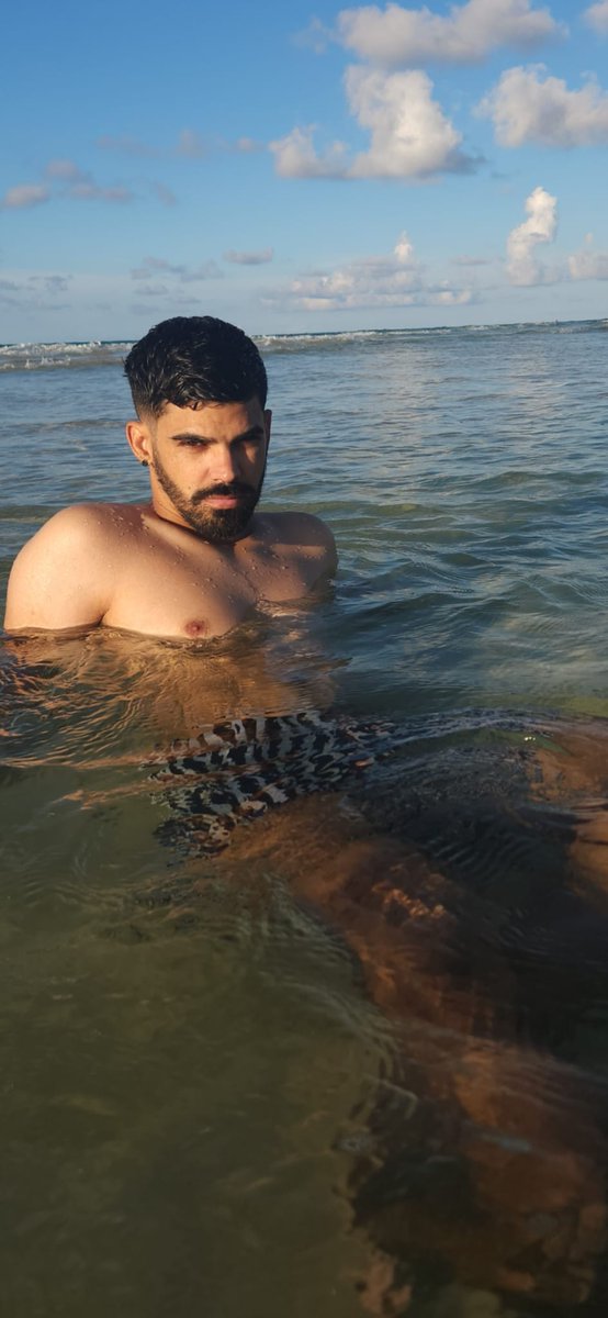LeonardCid93's tweet photo. #beach #RELAX https://t.co/PjwYQUYweP