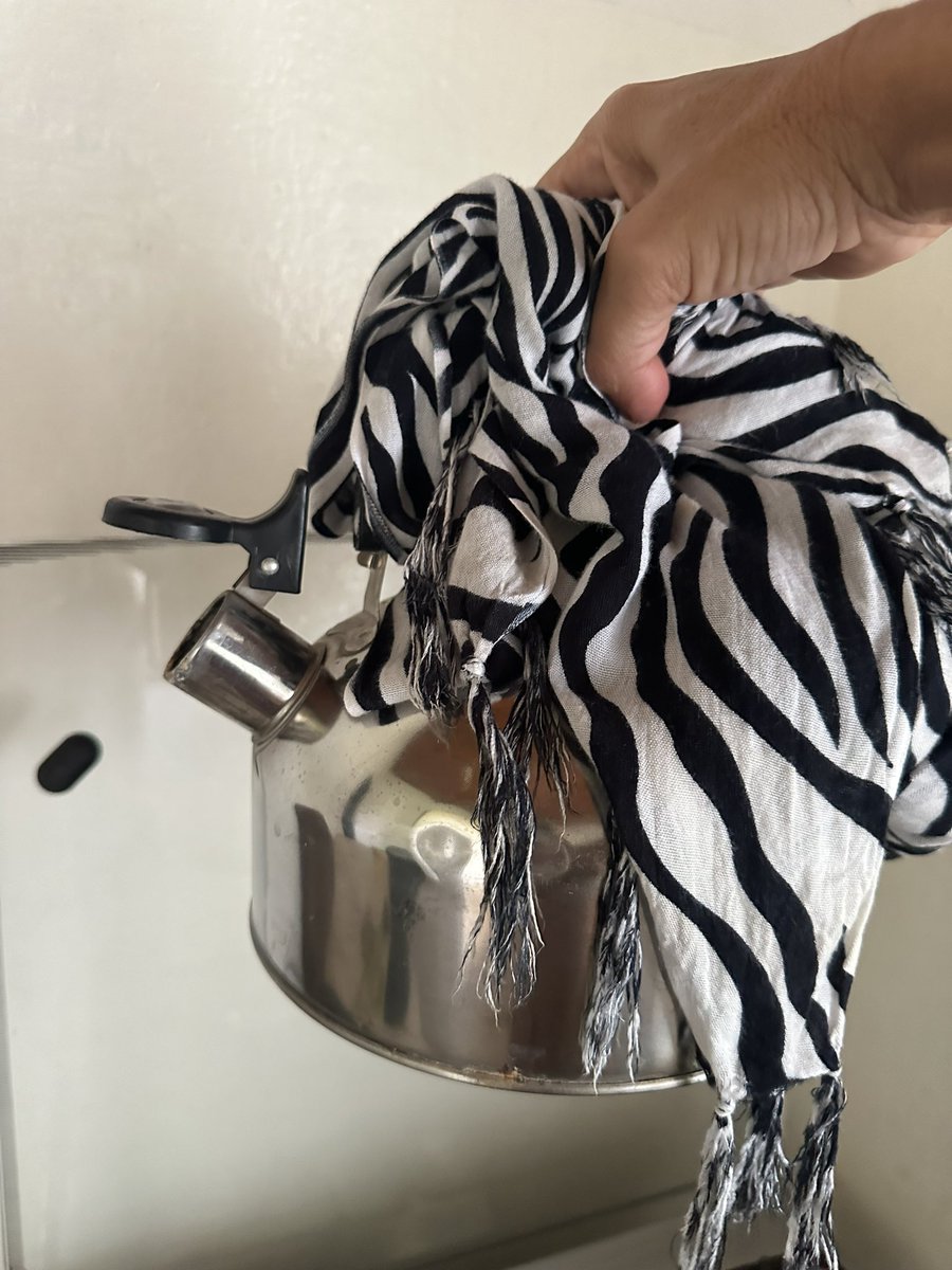 Acabo de encontrarle otra utilidad al pareo!!! Es increíble este pedazo de trapito!!! 😀😀😀😎😜