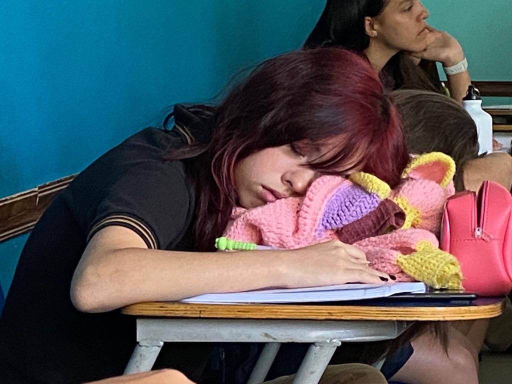 notc4mi's tweet photo. " extraño el cole " yo cuando iba al cole: https://t.co/GSlomMaECU
