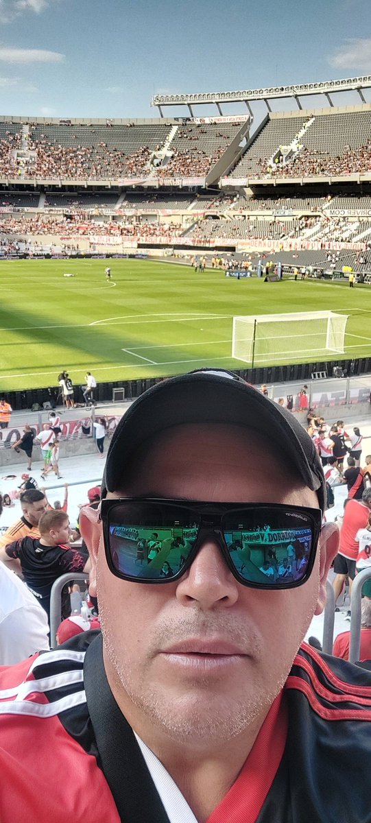 DanielMecl's tweet image. En casa 💪