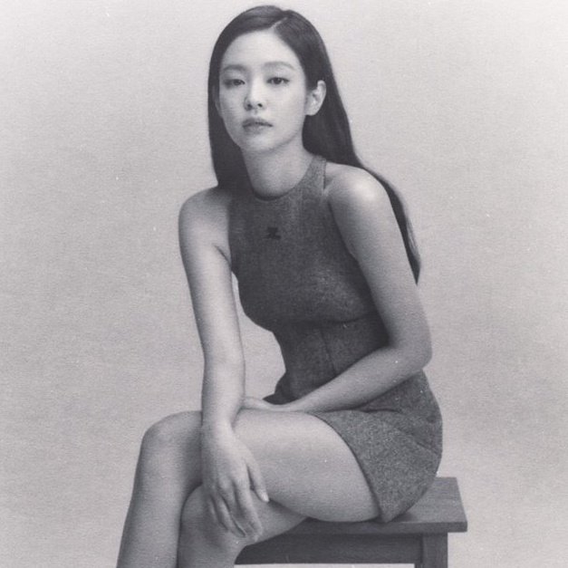 jnkroses's tweet image. how i met her                 and i’m still here