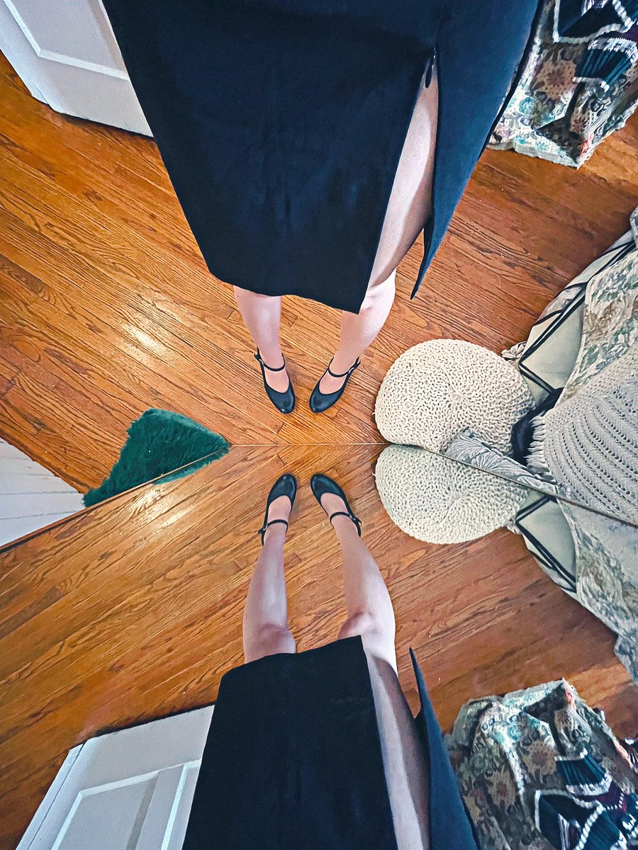 visionsofgigi's tweet photo. my favourite mary janes 👯‍♀️ https://t.co/lL5cV0212m