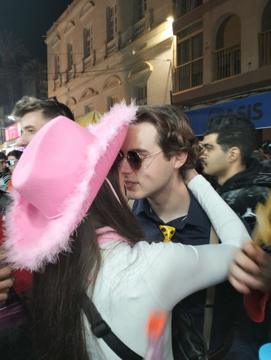 Una vaquera se ligó a Nanami en carnavales