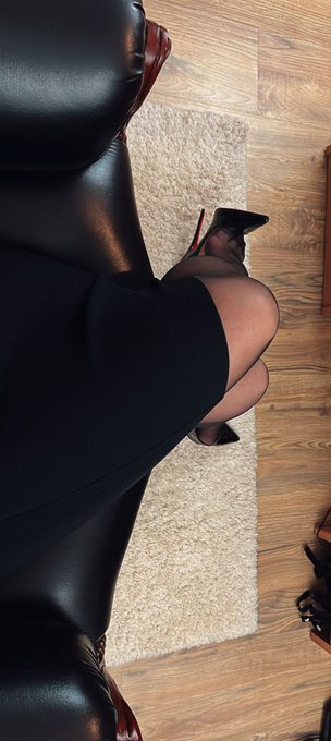 FeetSeductress’s pics and videos