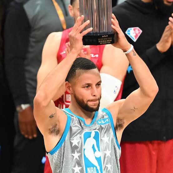 TheBayBR's tweet photo. 🚨ATENÇÃO

Se Stephen Curry fizer MAIS DE 30 PONTOS no All-Star Game de hoje, iremos SORTEAR uma camisa do Chef.

Regras:

- Seguir @TheBayBR
- Seguir @divoleio 
- Curtir e dar RT nesse tweet

O sorteio (caso aconteça) será amanhã às 13h.

VALENDO! https://t.co/8nNbUGyjqw