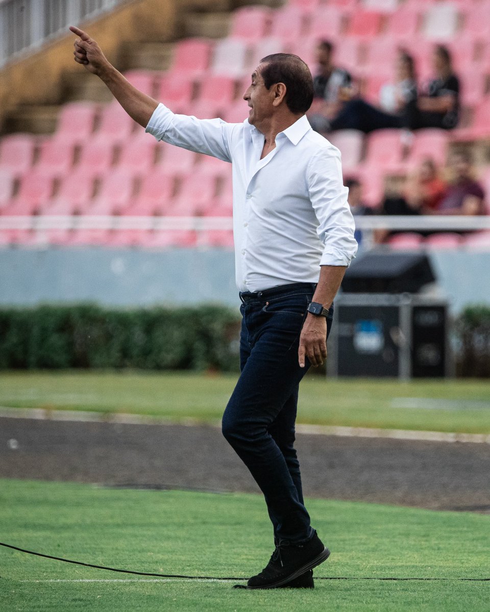 Ramón Díaz em clássicos:

6 jogos
3 vitórias
2 empates
1 derrota 

O velho é pica. 

📸 | Leandro Amorim