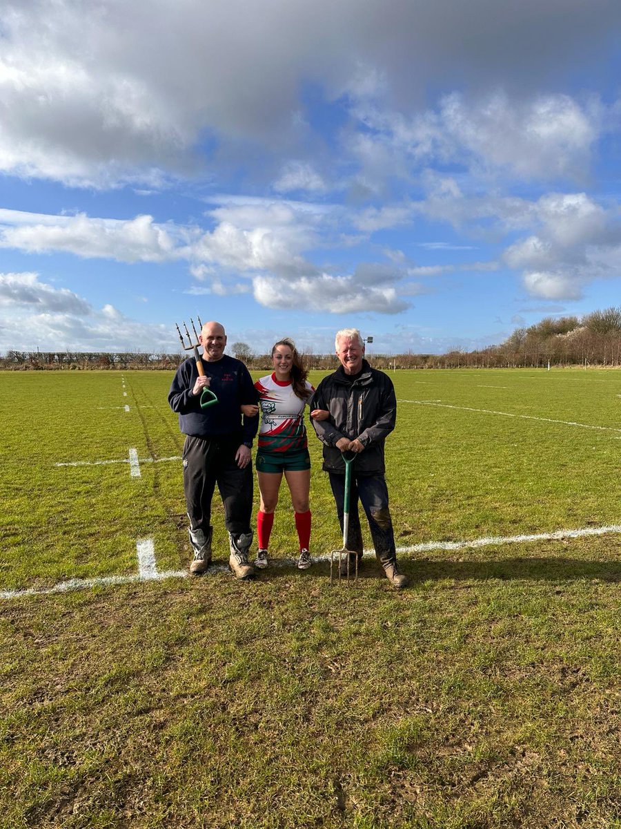 Legends. Keith & Pete from our illustrious Grounds Team coming up with zero notice. Full pitch forked & lined to get our @LincLadiesRFC game v @olneyrfc on today. Full team effort ❤️🤍💚 @RFURugbyGrounds