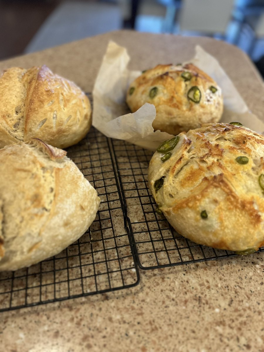 Homemade sourdough bread, original and white cheddar- jalapeño by my dear friend @thebreadlightdistrict here in Jupiter, FL.

Is there anything more delicious than this clean, gut healthy, loaf of love?!? 

#sourdough #homemadebread #supportsmallbusiness #delicious