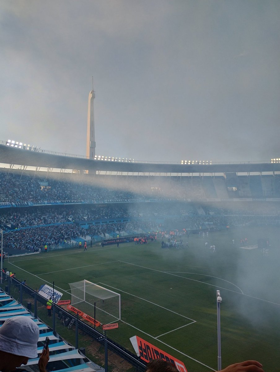 NadiaRugnone's tweet photo. Siempre es hermoso volver al Cilindro!!! 💙🤍💙
#RacingClub https://t.co/h9oBnT5J9J