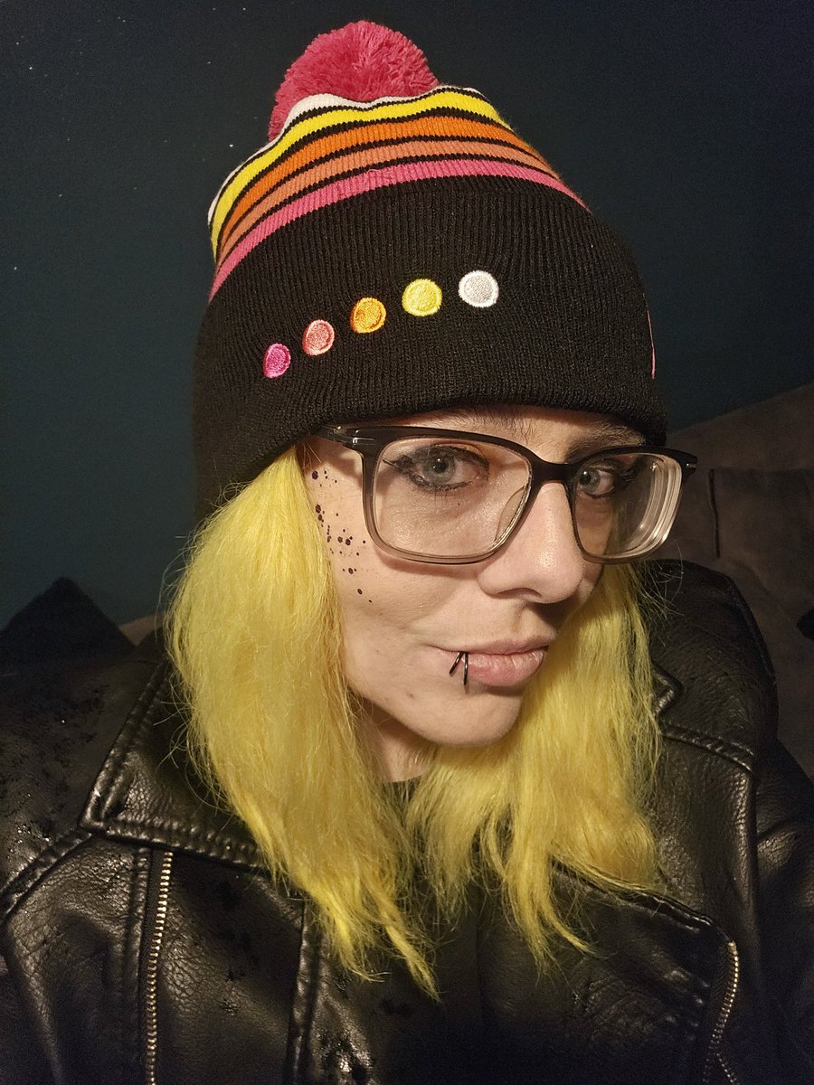 ElizabethSeffy's tweet photo. Still got the @ENTERSHIKARI blues but absolutely loving my new beanie 💙🔻
@RouReynolds 
@enterrob 
@roryclewlow 
@EnterChris https://t.co/Qej8e4PIqa